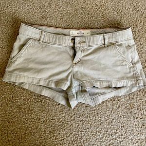 size 5 , hollister short shorts